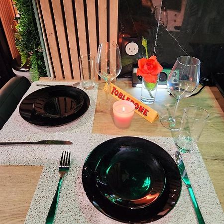 Jungle House Avec Jacuzzi A 10 Min De Disneyland -Taille Chambre- Conde-Sainte-Libiaire Eksteriør billede