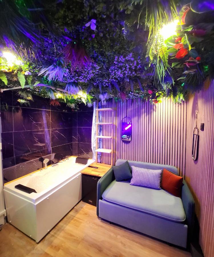 Jungle House Avec Jacuzzi A 10 Min De Disneyland -Taille Chambre- Conde-Sainte-Libiaire Eksteriør billede