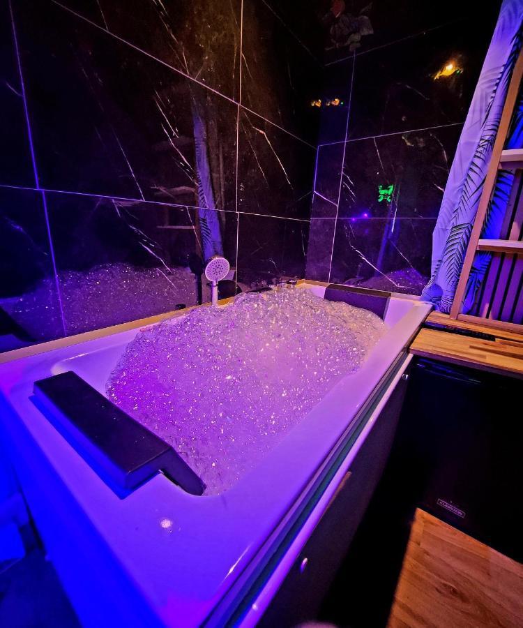 Jungle House Avec Jacuzzi A 10 Min De Disneyland -Taille Chambre- Conde-Sainte-Libiaire Eksteriør billede
