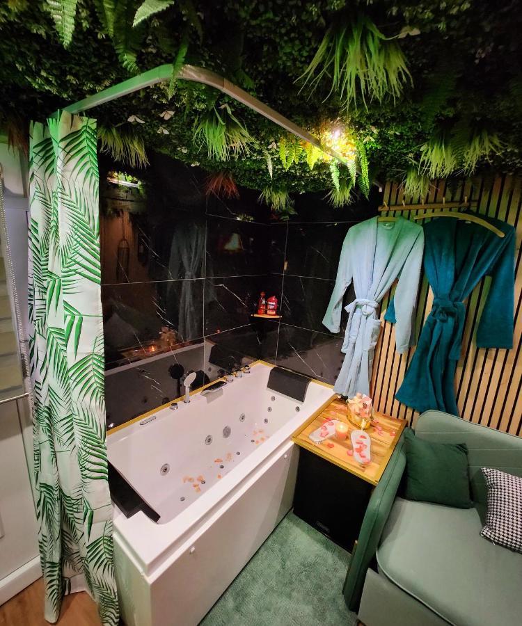 Jungle House Avec Jacuzzi A 10 Min De Disneyland -Taille Chambre- Conde-Sainte-Libiaire Eksteriør billede