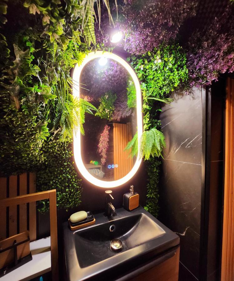 Jungle House Avec Jacuzzi A 10 Min De Disneyland -Taille Chambre- Conde-Sainte-Libiaire Eksteriør billede