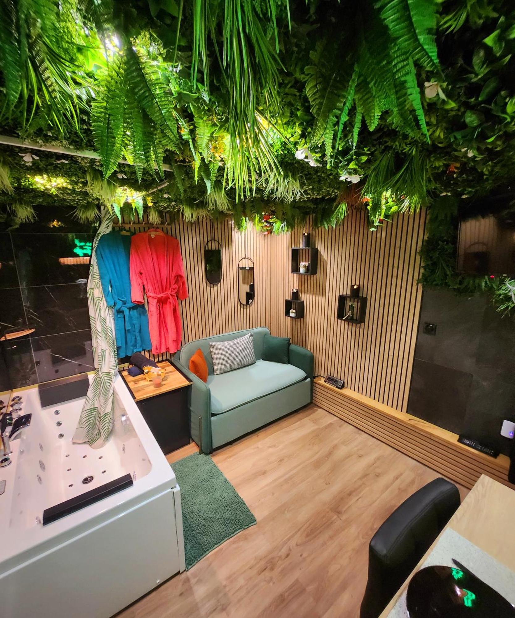 Jungle House Avec Jacuzzi A 10 Min De Disneyland -Taille Chambre- Conde-Sainte-Libiaire Eksteriør billede
